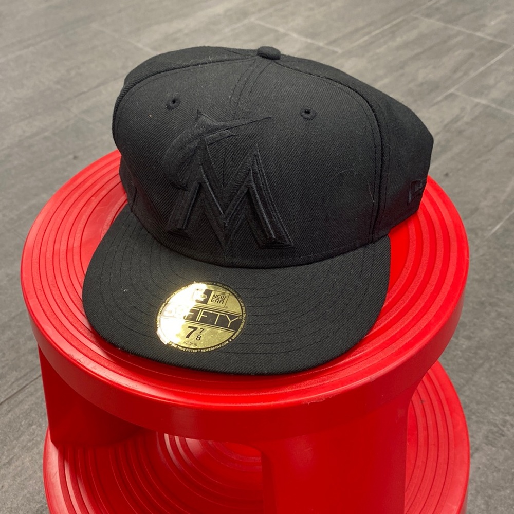 Miami marlins fitted hat. Size 7 and 7/8
